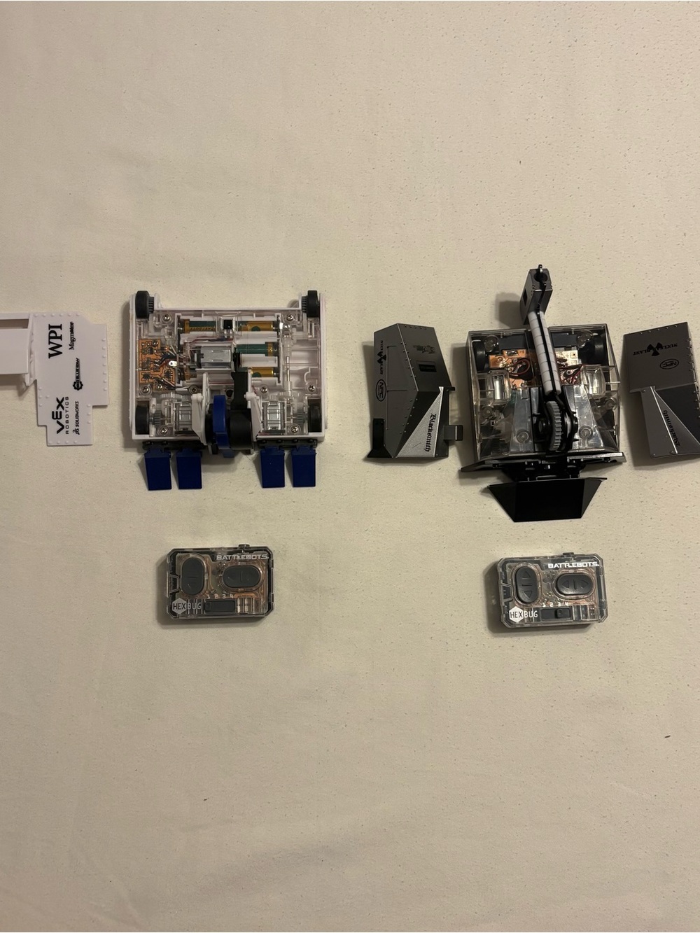 Hexbug BattleBots Rivals RC Combat Robots Set Blacksmith vs Bite Force - Picture 5 of 5